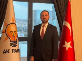 AK Parti Gaziemir İlçe Başkanı İsmail Yaşadı, belediyede artan akraba ilişkileri ve işe alımlar nedeniyle Başkan Ünal Işık’ı sert sözlerle eleştirdi: Gaziemir halkı size, makamları eşe-dosta pay edesiniz diye oy vermedi. Gaziemir’in kaybedecek bir günü daha yok" ifadeleriyle tepkisini dile getirdi.