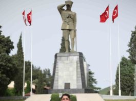 Ege Bölgesi Gençlik Platformu Genel Başkanı Osman Harmandan, 19 Mayıs Atatürk’ü Anma, Gençlik ve Spor Bayramı kapsamında İzmir’deki Ata Anıtevi’nde gençlerle buluştu.