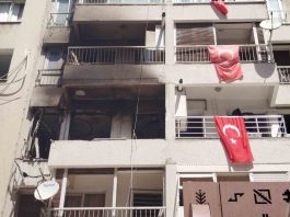 Bornova’da bir apartman dairesinde gaz sızıntısından kaynaklandığı değerlendirilen patlamada ağır yaralanan 25 yaşındaki Ertan Mavibaş, tedavi gördüğü hastanede yaşamını yitirdi. Olayda toplam 4 kişi yaralandı.