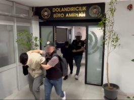 İzmir merkezli 6 ilde düzenlenen eş zamanlı operasyonda, “Devremülkünüzü yüksek fiyata satacağız” diyerek vatandaşları ofislere çağırıp, sigorta ve masraf adı altında para toplayan dolandırıcılık çetesi çökertildi. 9 kişiyi toplamda 6 milyon TL dolandırdığı belirlenen şüphelilerden 13’ü tutuklandı.