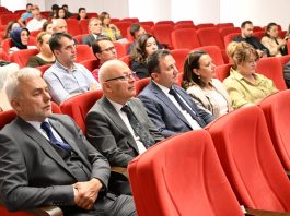 Manisa Büyükşehir Belediyesi ev sahipliğinde, Türkiye Belediyeler Birliği (TBB) tarafından “Belediyelerde Program Bütçeye Geçiş Eğitimi” gerçekleştirildi. Eğitime Manisa, İzmir, Muğla, Denizli, Aydın büyükşehir belediyeleri ile Uşak, Kütahya, Afyon gibi şehirlerin yanı sıra ilçe ve belde belediyelerinden temsilciler katıldı.