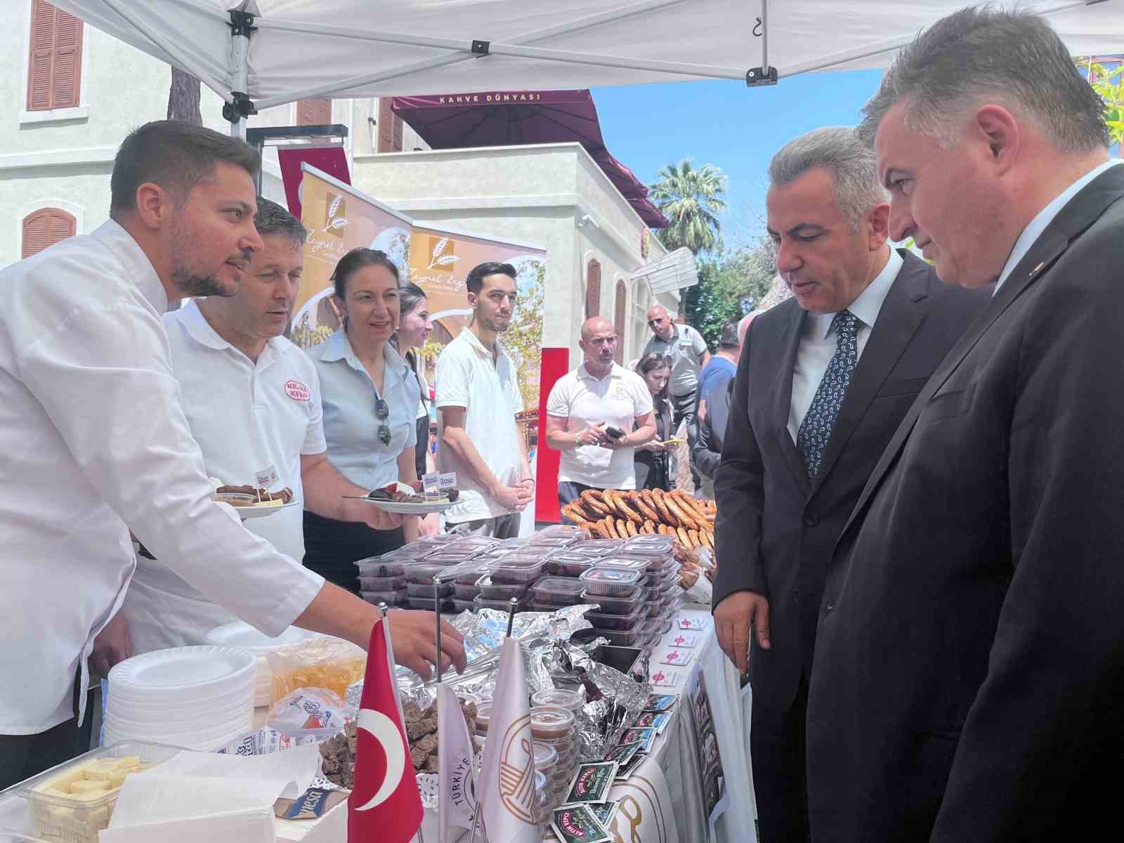 İZMİR'DE ‘TÜRK MUTFAĞI HAFTASI' ETKİNLİKLERİ BAŞLADI VALİ SÜLEYMAN ELBAN: "İZMİR, GERÇEK ANLAMDA BİR GASTRONOMİ ŞEHRİ OLMUŞTUR"