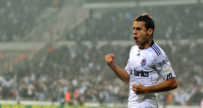BEŞİKTAŞ'IN ESKİ GOLCÜSÜ BOBO'DAN, FENERBAHÇE DERBİSİ YORUMU "BEŞİKTAŞ'IN KAZANABİLECEĞİ BİR MAÇ OLACAK GÖRÜYORUM" "DERBİDE HER ZAMAN OYNADIĞI GİBİ OYNASA KAZANIR" "RAFA SİLVA, BEŞİKTAŞ ADINA DERBİDE FARK OLUŞTURACAK"