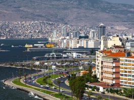 Ege'nin incisi İzmir, sadece tarihi dokusu ve canlı şehir hayatıyla değil, aynı zamanda ailece unutulmaz anılar biriktirebileceğiniz birbirinden güzel mekanlarıyla da göz dolduruyor.