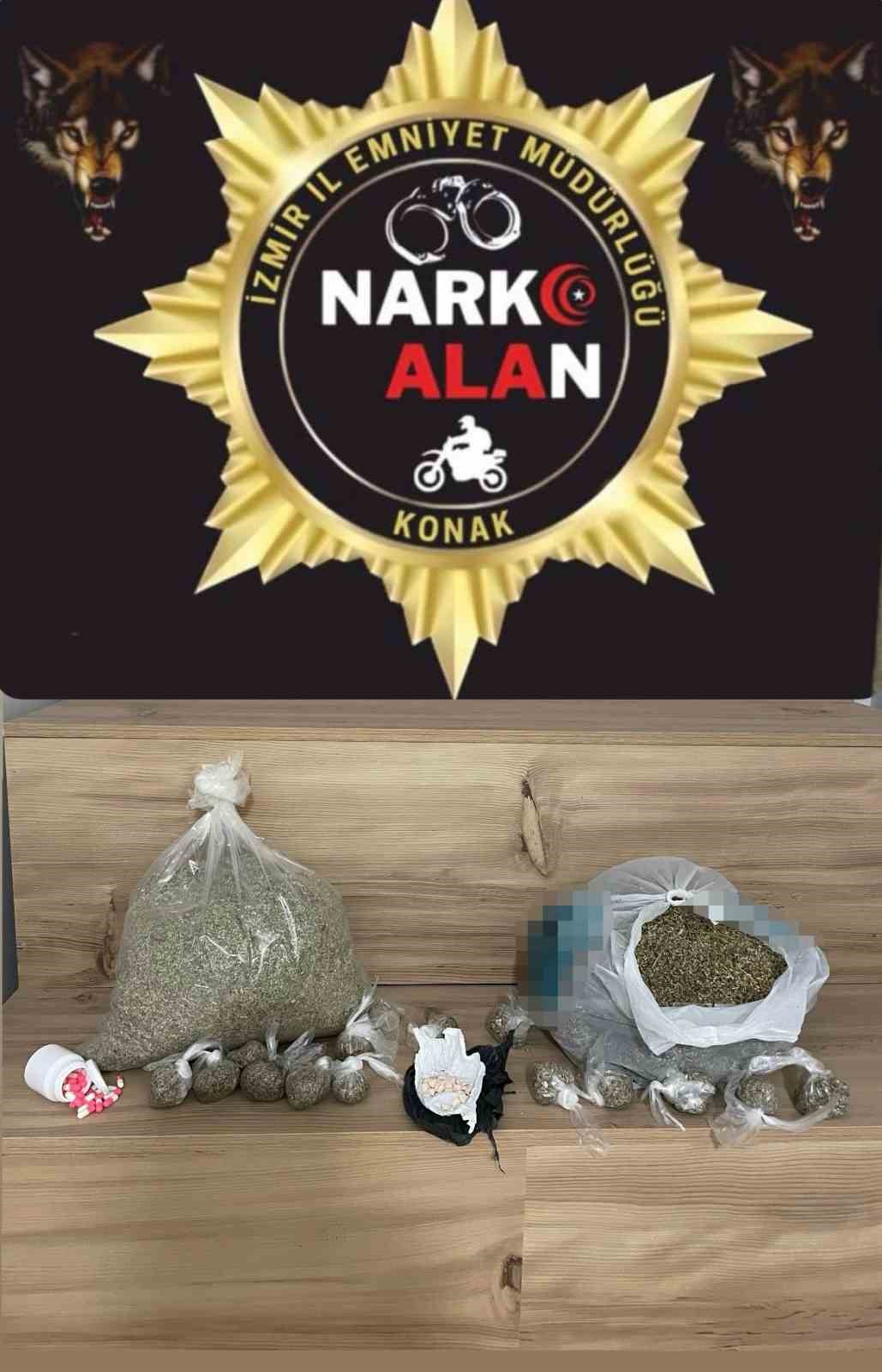 KONAK NARKOALAN'DAN 7 AYRI ADRESE ZEHİR OPERASYONU: 6 TUTUKLAMA İzmir’in Konak ilçesinde Narkoalan ekipleri tarafından, 7 ayrı adrese gerçekleştirilen operasyonlarda gözaltına alınan 10 şüpheliden 6’sı tutuklandı.