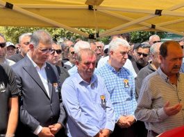 İzmir Büyükşehir Belediye Başkanı Dr. Cemil Tugay, kalp krizi sonucu yaşamını yitiren Aliağa Esnaf Odası Başkanı Salih Yiyitalp’in Aliağa’daki cenaze törenine katılarak taziyelerini iletti.