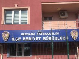 İzmir’in Bergama ilçesinde uyuşturucu sattıkları iddiasıyla gözaltına alınan iki kadın, çıkarıldıkları mahkemece tutuklanarak cezaevine gönderildi.
