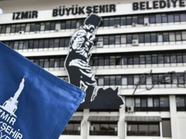 İzmir Büyükşehir Belediyesi, su faturalarına yansıyan “katı atık bedeli” ile ilgili bir açıklama yaptı. Açıklamada şu ifadelere yer verildi: