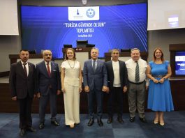 Konak Belediye Başkanı Nilüfer Çınarlı Mutlu, turizm işletmeleri için düzenlenen toplantıda, “Dirençli bir kent yaratmanın yolu afetlere karşı hazırlıklı olmaktan geçiyor” dedi.